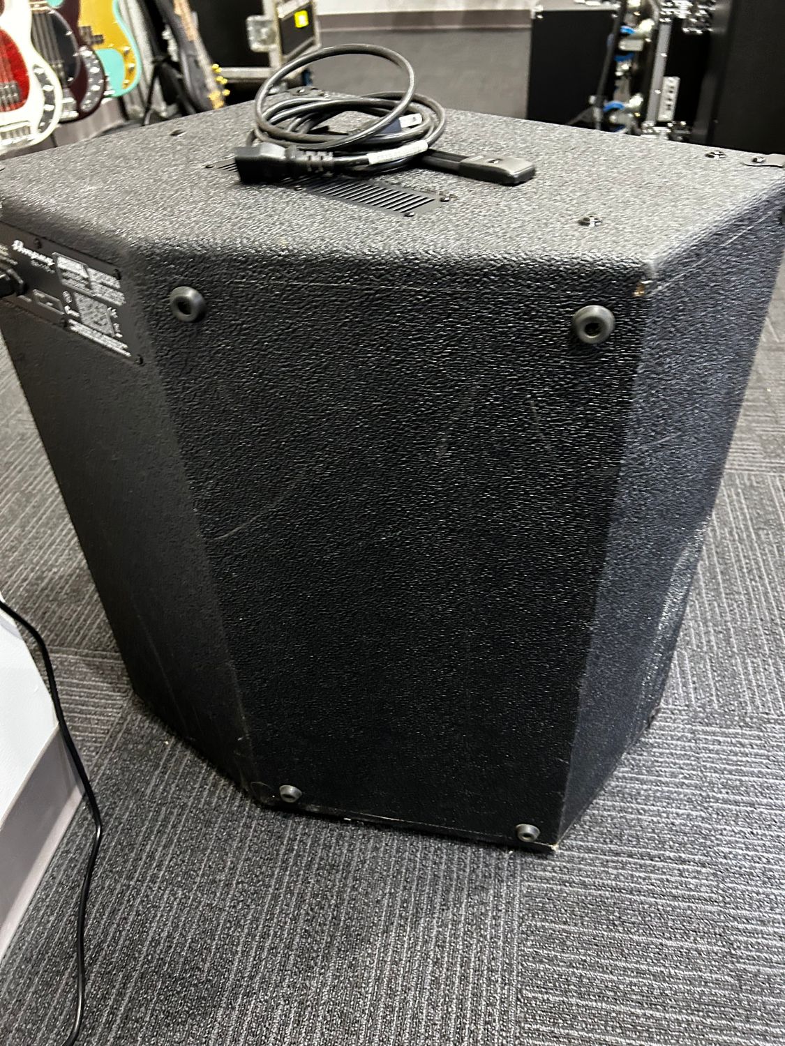 Used Ampeg BA-115 bass combo