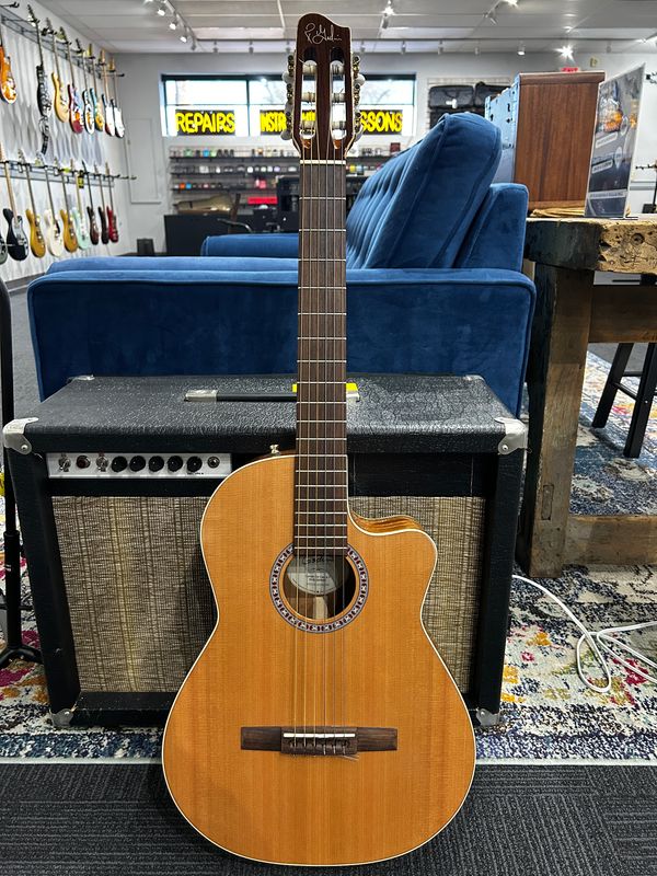 Used Godin Concert CW Clasica II w/case