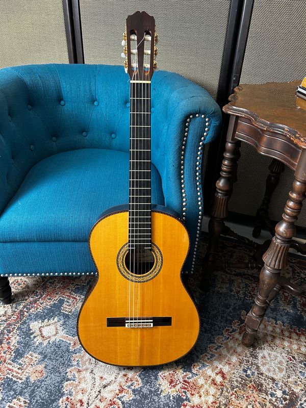 Used Hirade H-15 Classical (Takamine) w/case *as is*