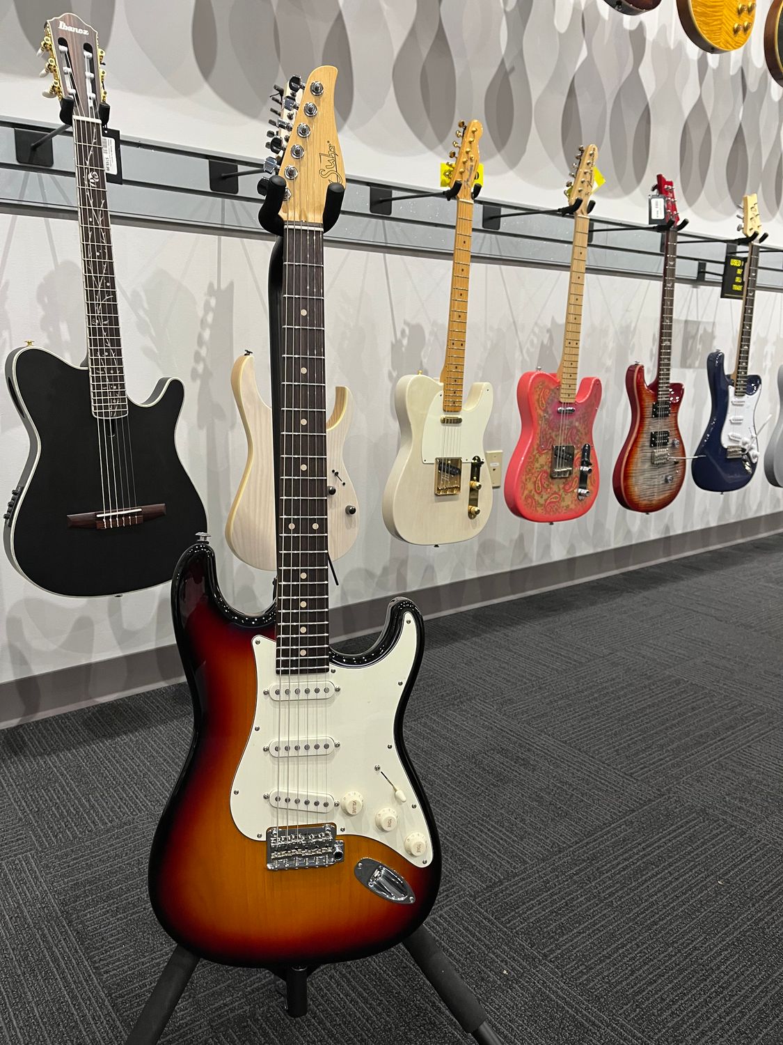 Suhr Classic S 3 Tone Burst SSS Rosewood