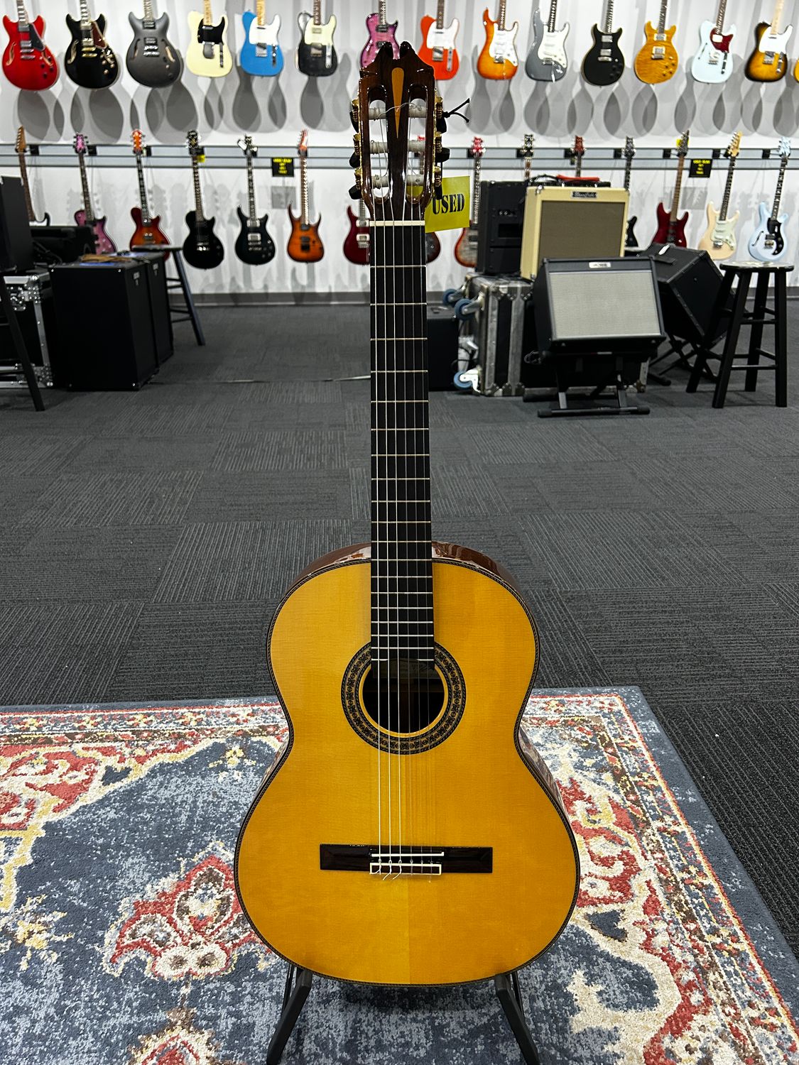Used Juan Hernandez Maestro Classical 2002 w/case