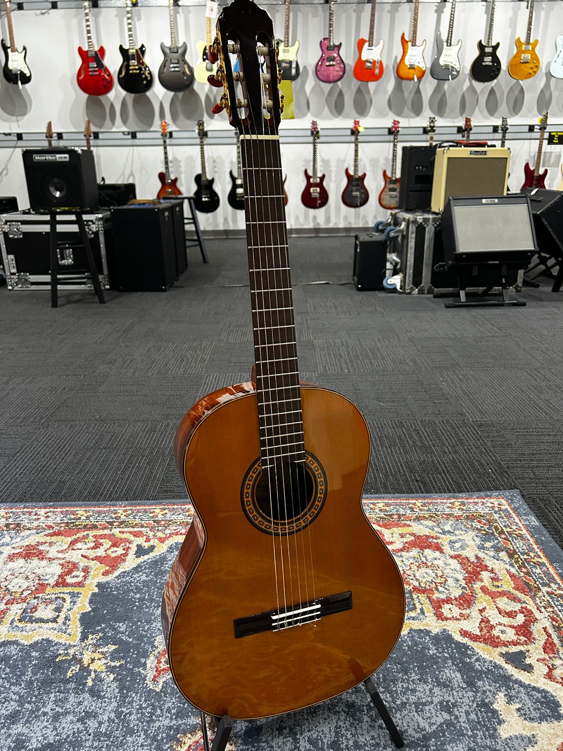 Used Cuong Luthier Classical w/case