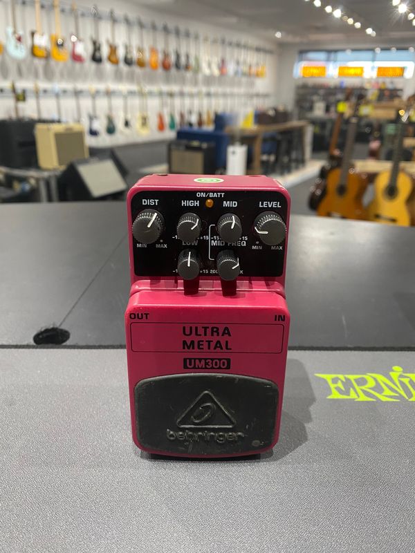 Used Behringer UM300 (ultra metal)