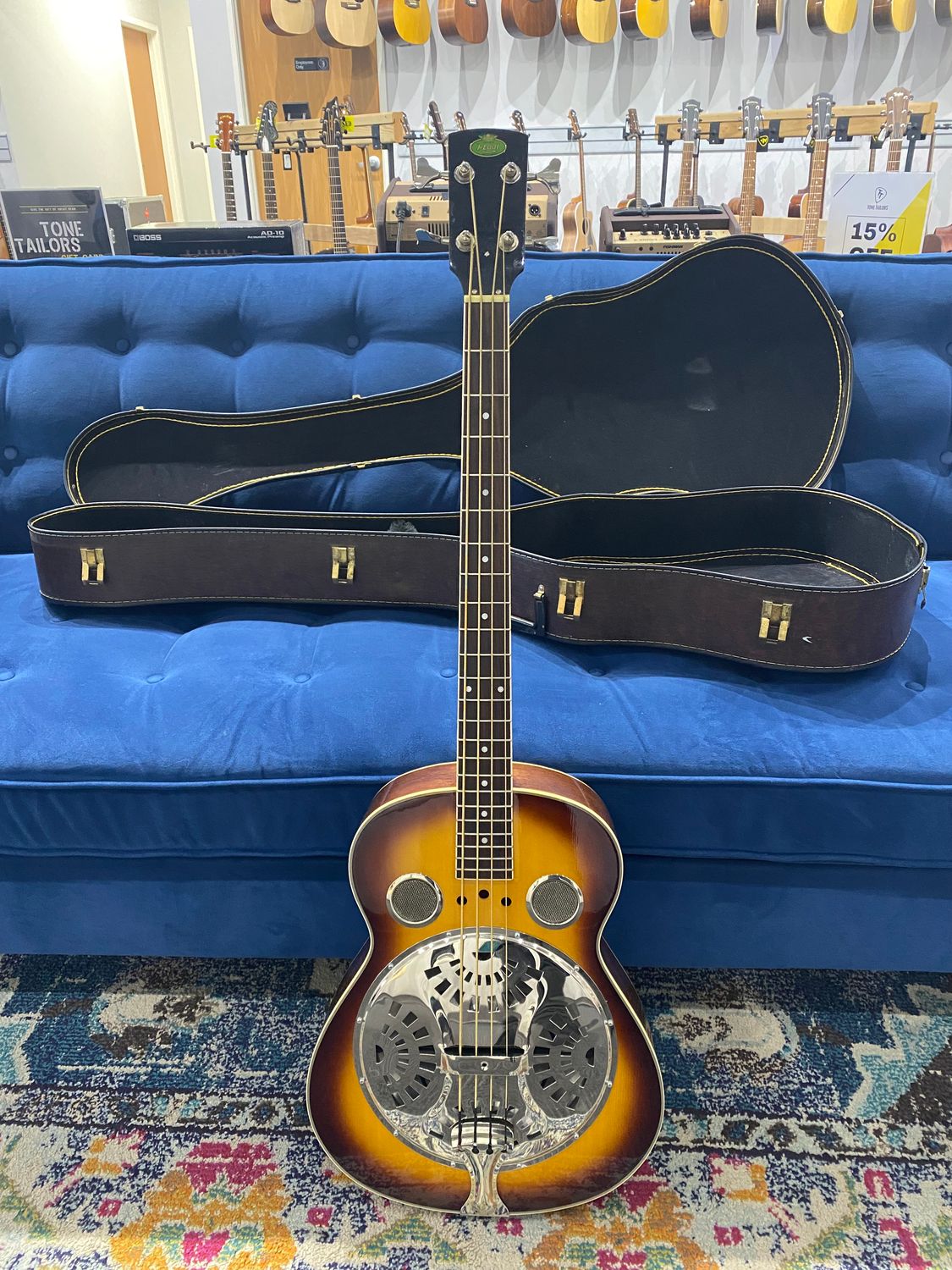 Used Regal RD04 Bass w/case