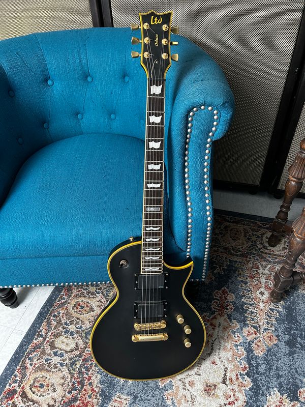 Used ESP LTD EC-1000 Deluxe w/case