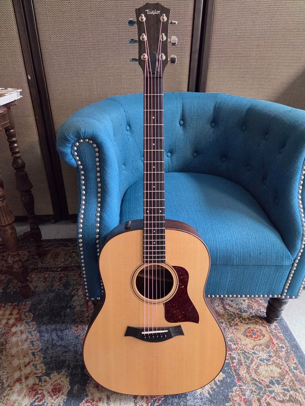 Used Taylor AD17e American Dream acoustic w/bag