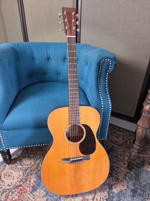 Used Martin 000E Retro Plus Mahogany w/bag