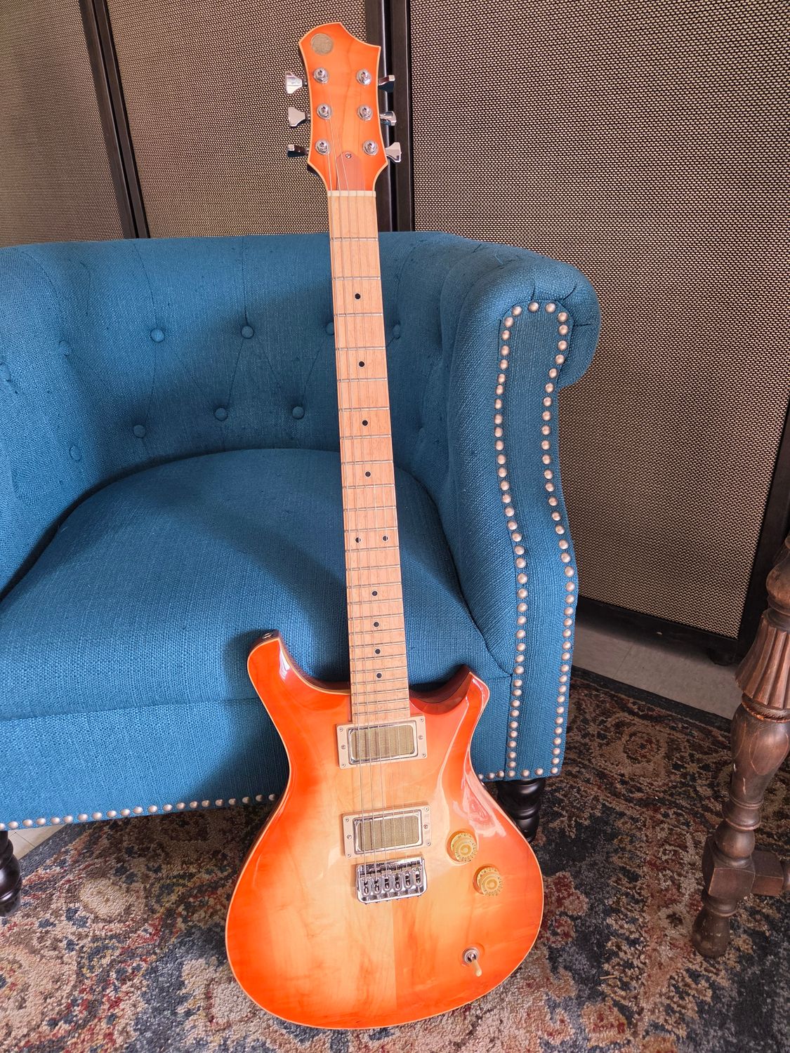 Used Nickels Guitar Co Double Cut w/bag