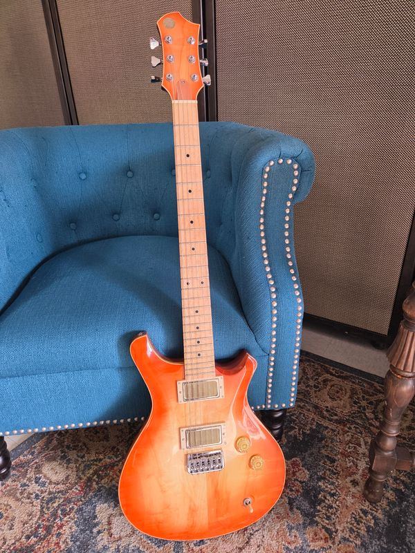 Used Nickels Guitar Co Double Cut w/bag