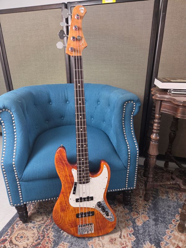Shea Guitars J Bass Cheeto