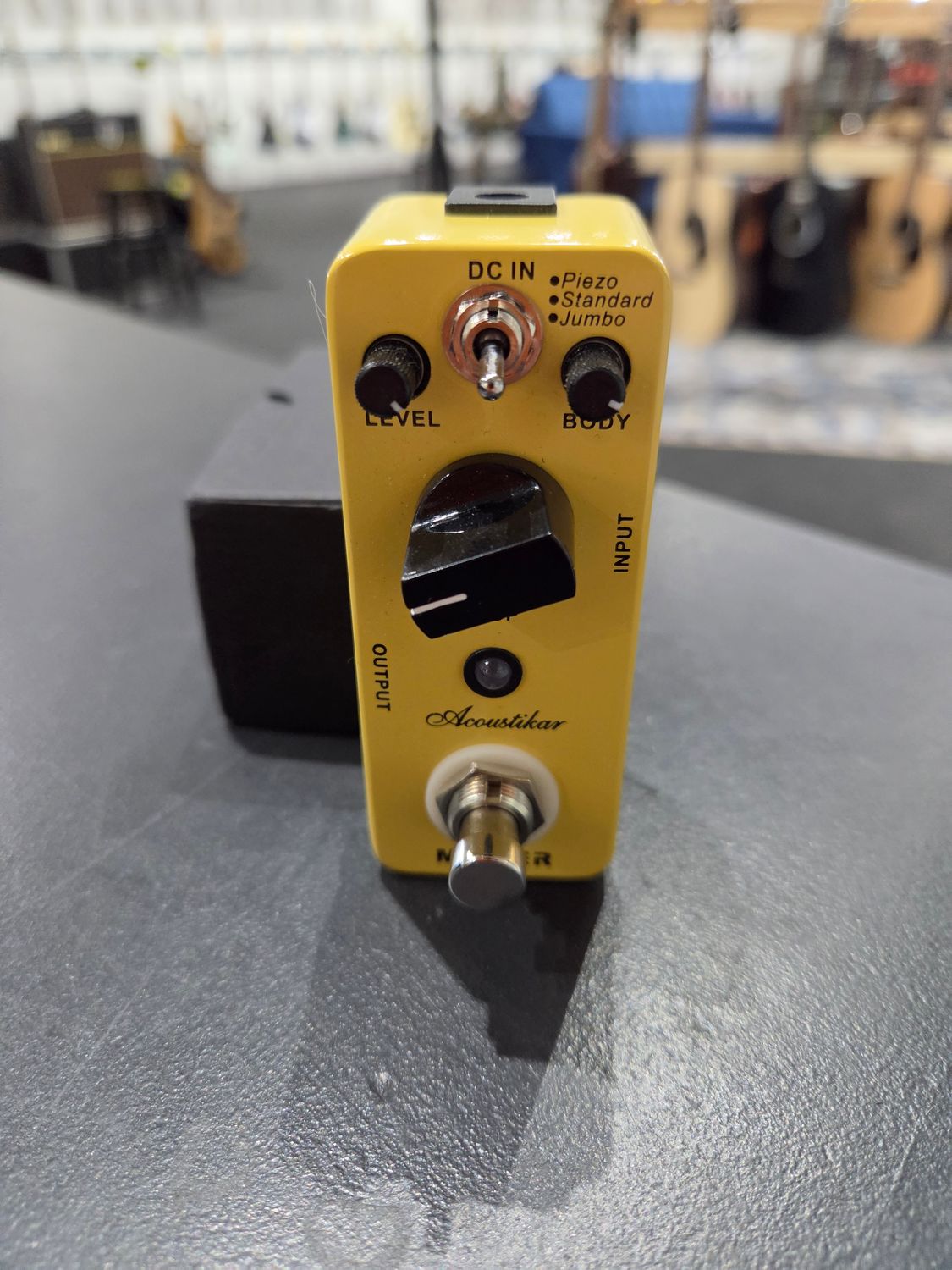 Used Mooer Acoustikar
