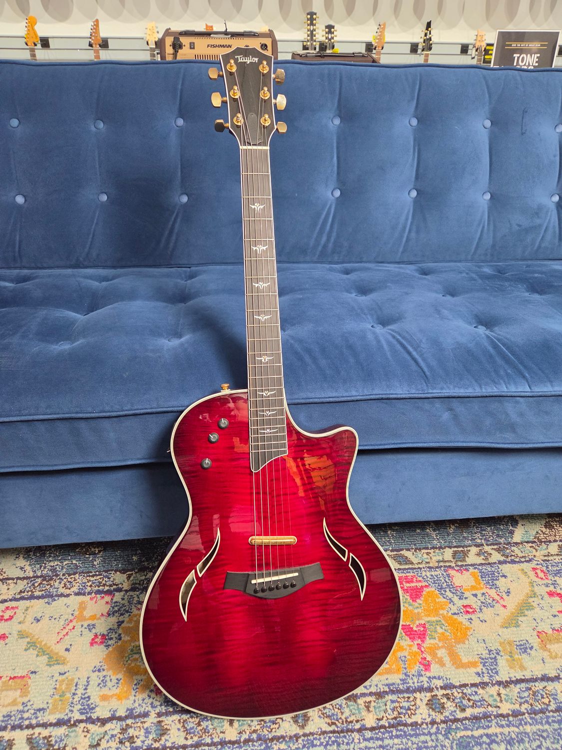 Used Taylor T5z Pro red w/case