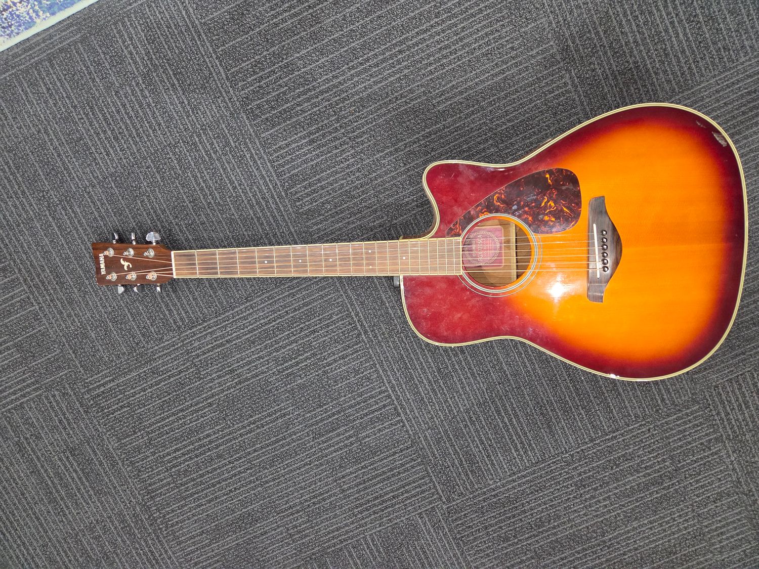 Used Yamaha FGX720SCA