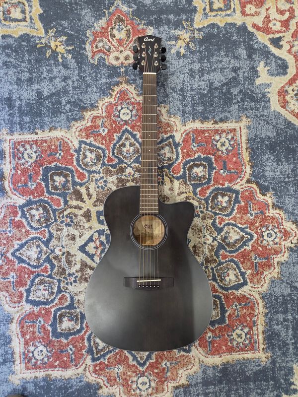 Used Cort Core OC SP OPTB w/bag