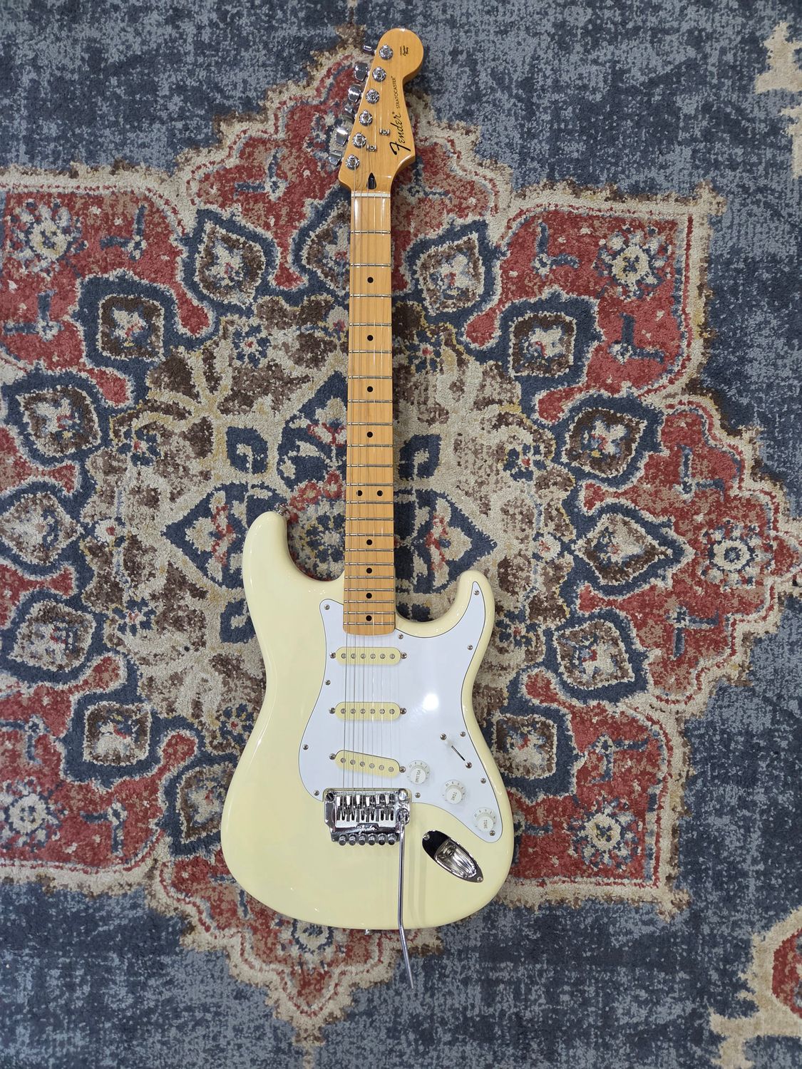 Used Fender Strat S1 MIJ white w/case
