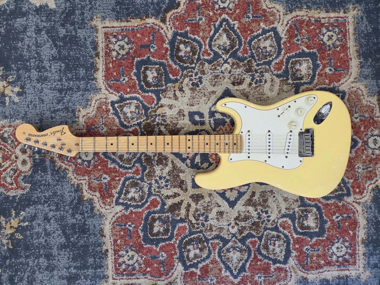 Used Fender Stratocaster (partscaster)  buttercream w/case
