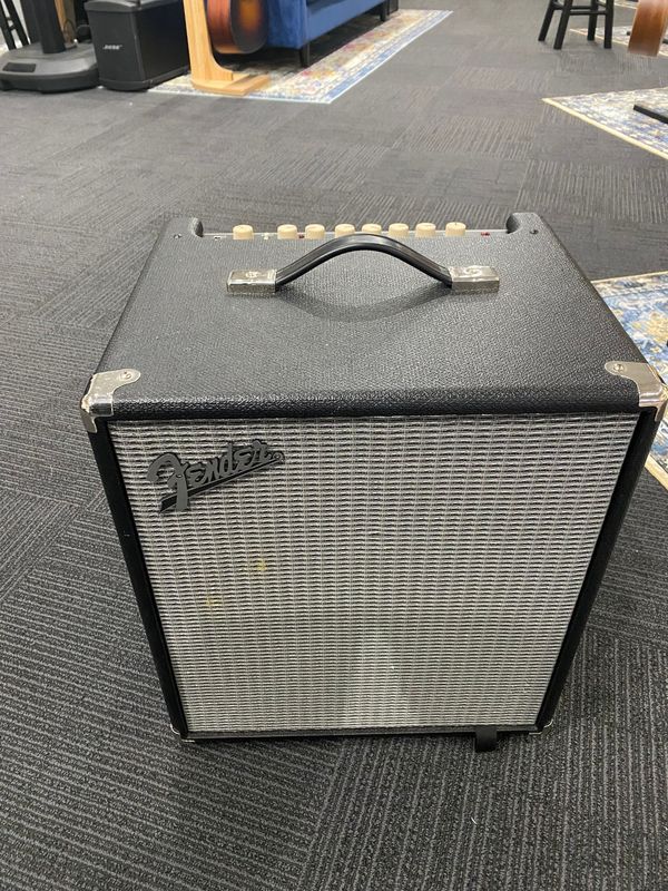 Used Fender Rumble 100 bass amp