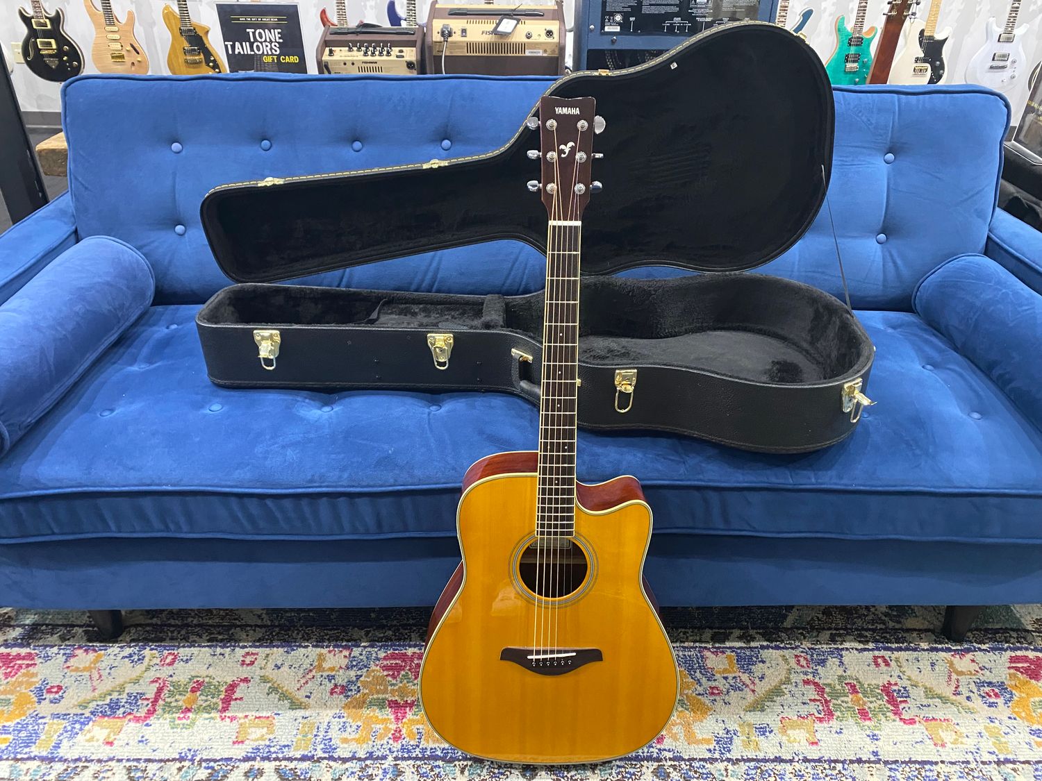 Used Yamaha FGC-TA w/case