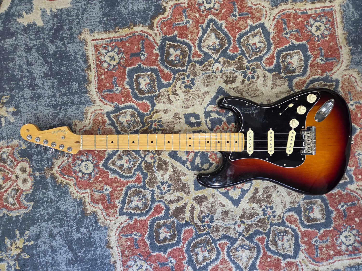 Used Fender American Stratocaster 3 color burst maple 2016