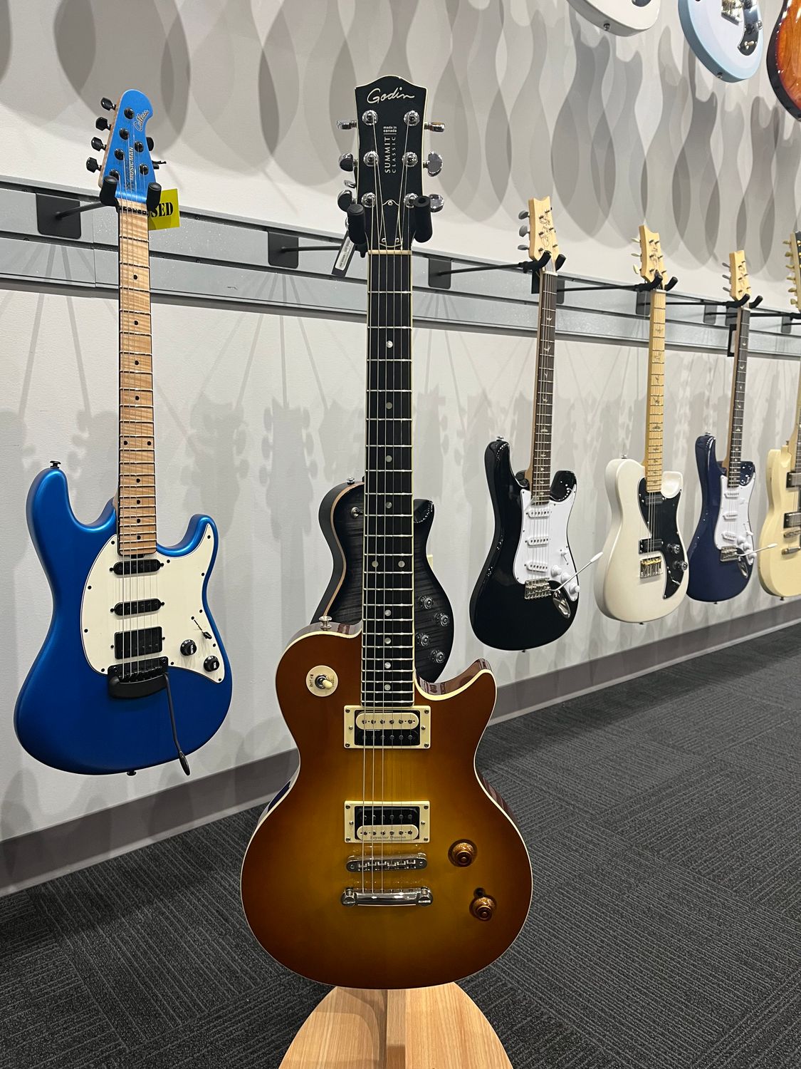 Used Godin Summit Classic w/case