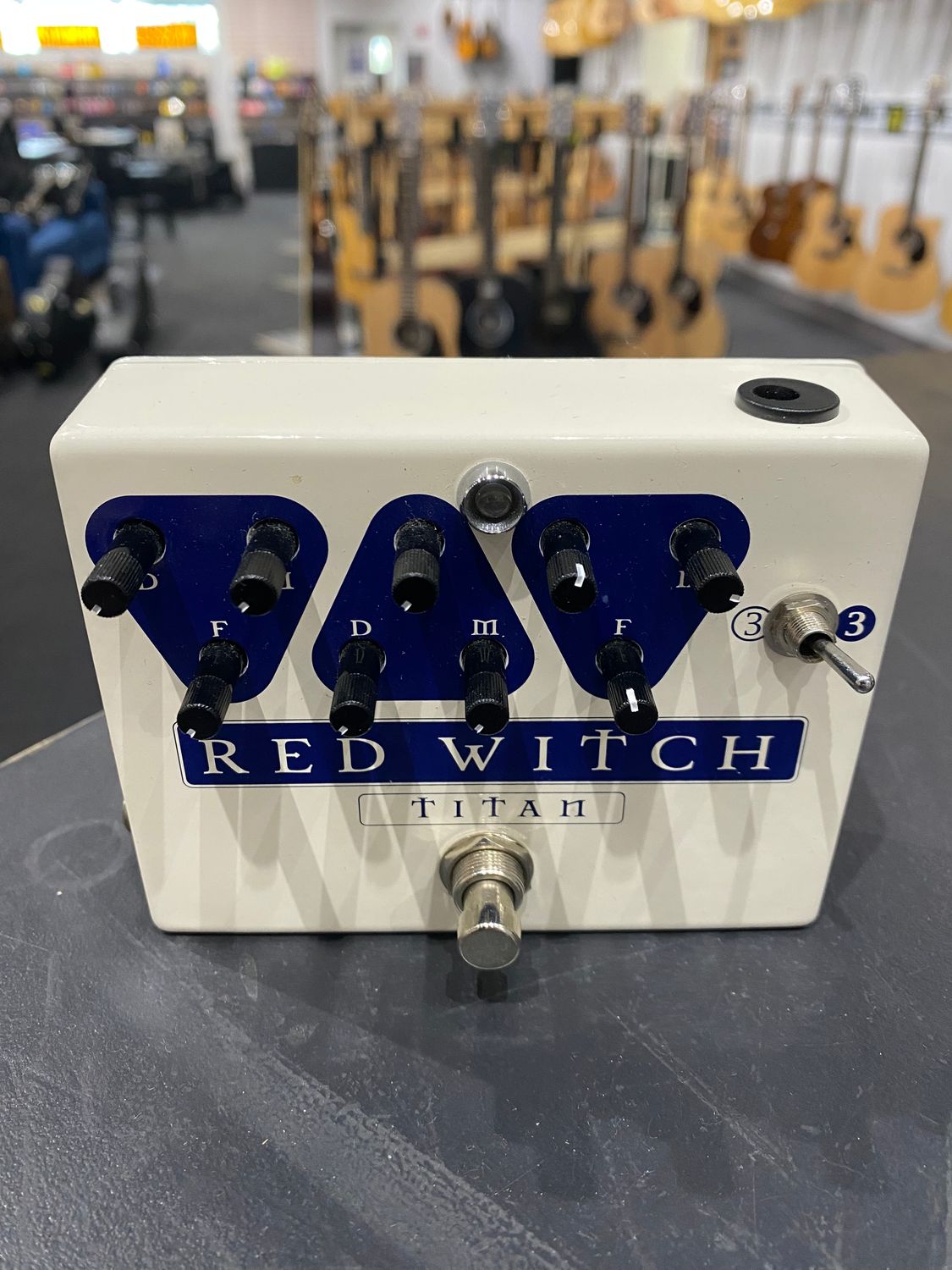 Used Red Witch Titan Delay