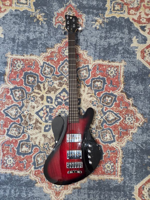 Used Warwick Idolmaker 5 string bass w/bag