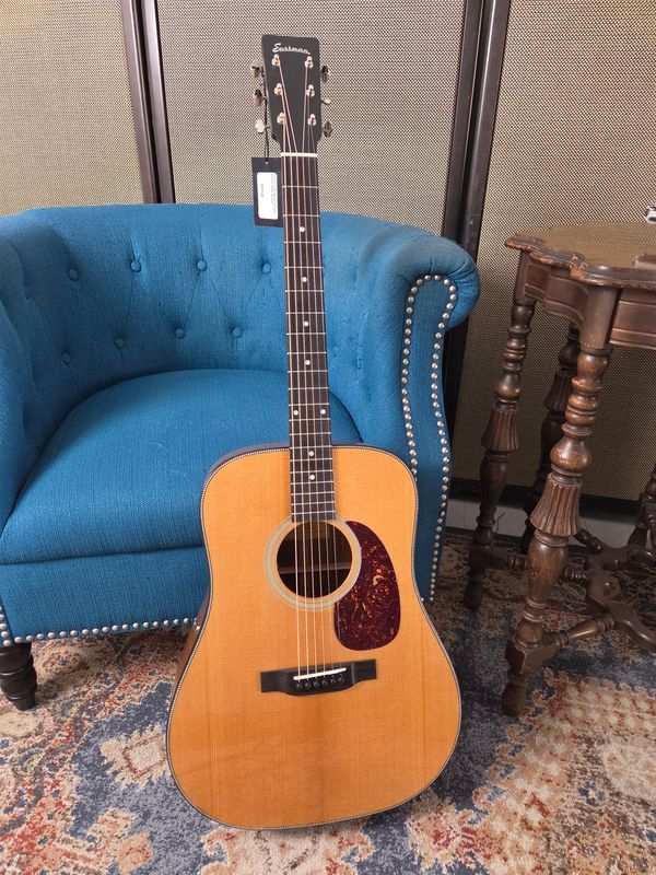 Eastman E3D Deluxe Acoustic Electric Guitar Natural