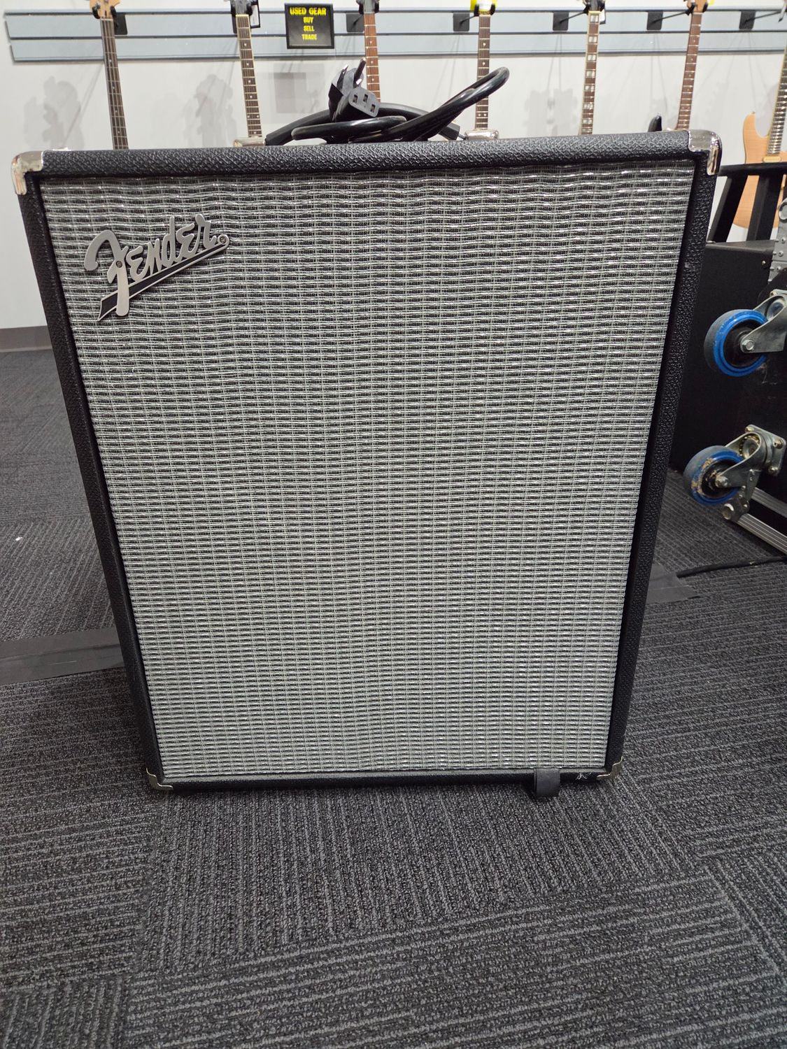 Used Fender Rumble 200 bass amp