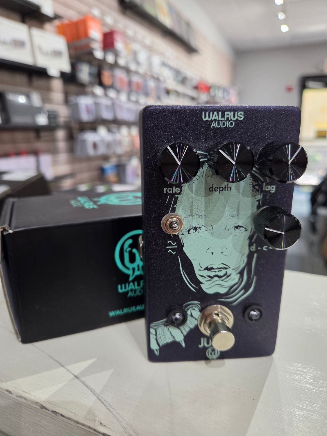 Used Walrus Julia Chorus