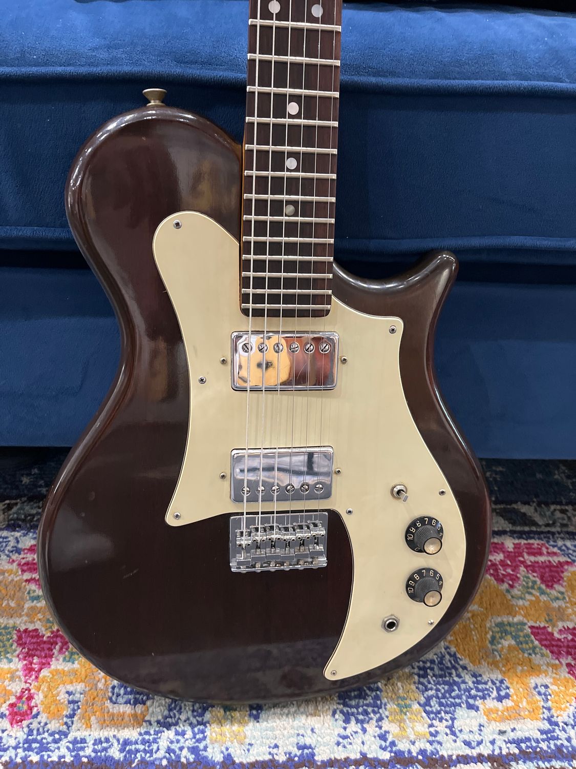 Used Gretsch Beast BST-1000 w/case