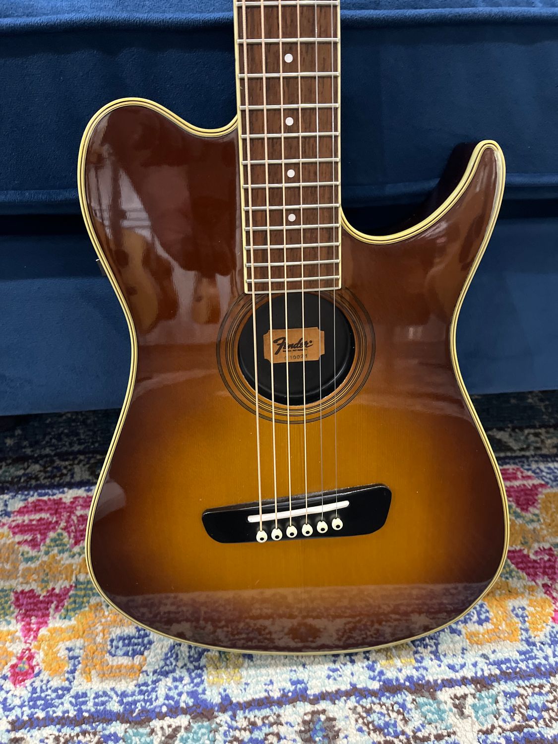 Used Fender Santa Rose w/case