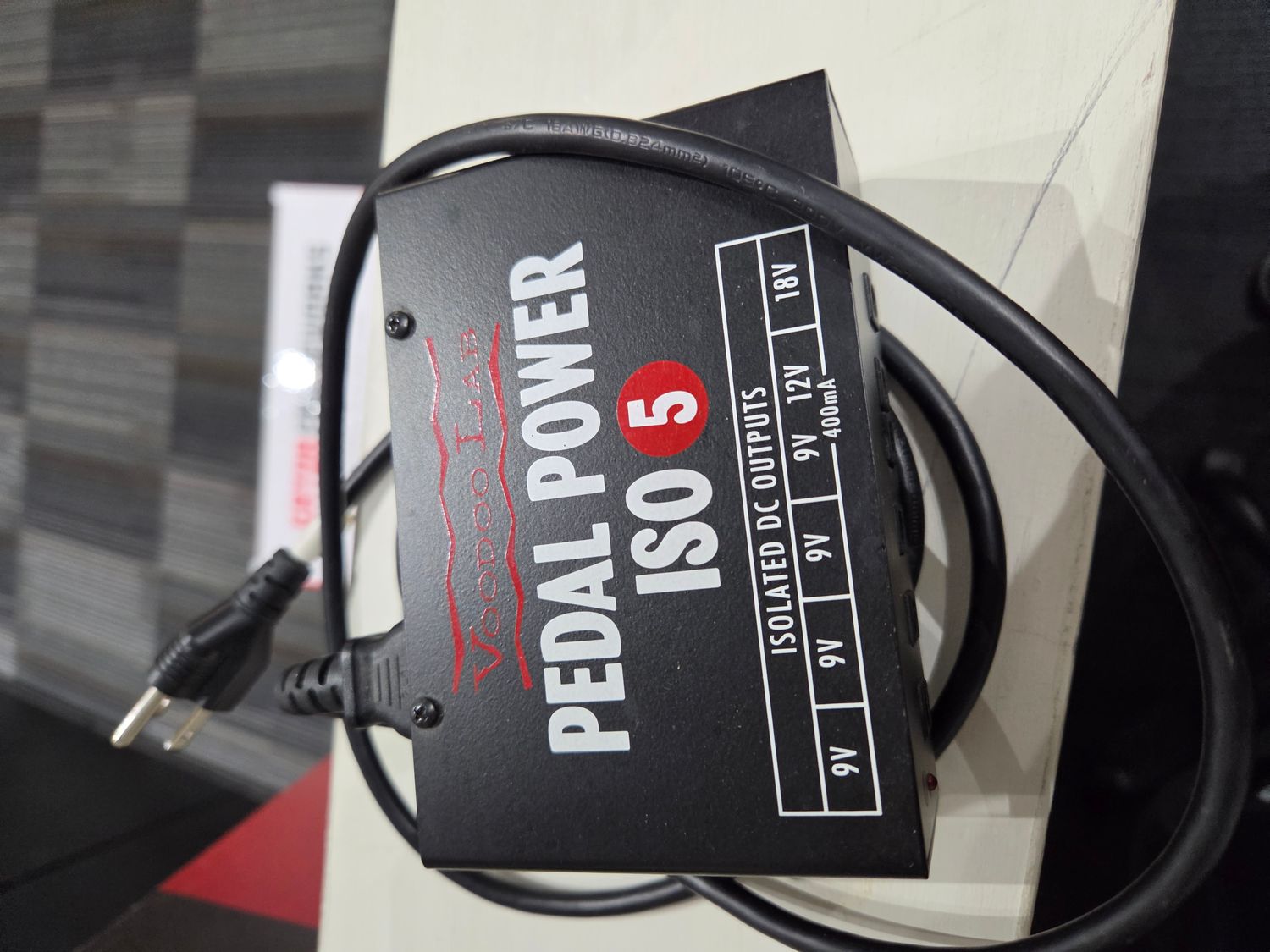 Used Voodoo Labs Pedal Power Iso 5 (no cables)