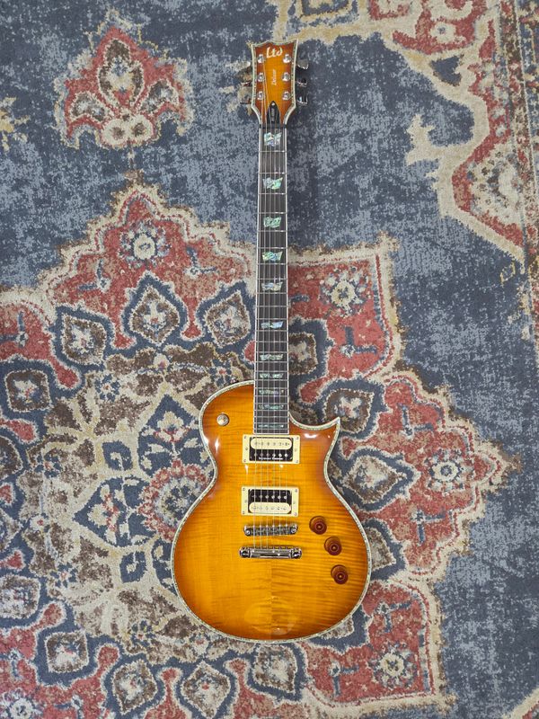 Used ESP LTD EC-1000 Deluxe w/ duncan and ESP case