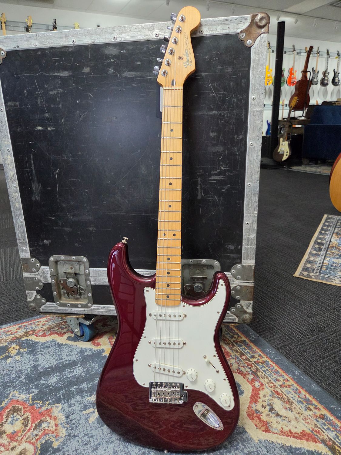 Used Fender Standard Strat MIM 2007 w/case