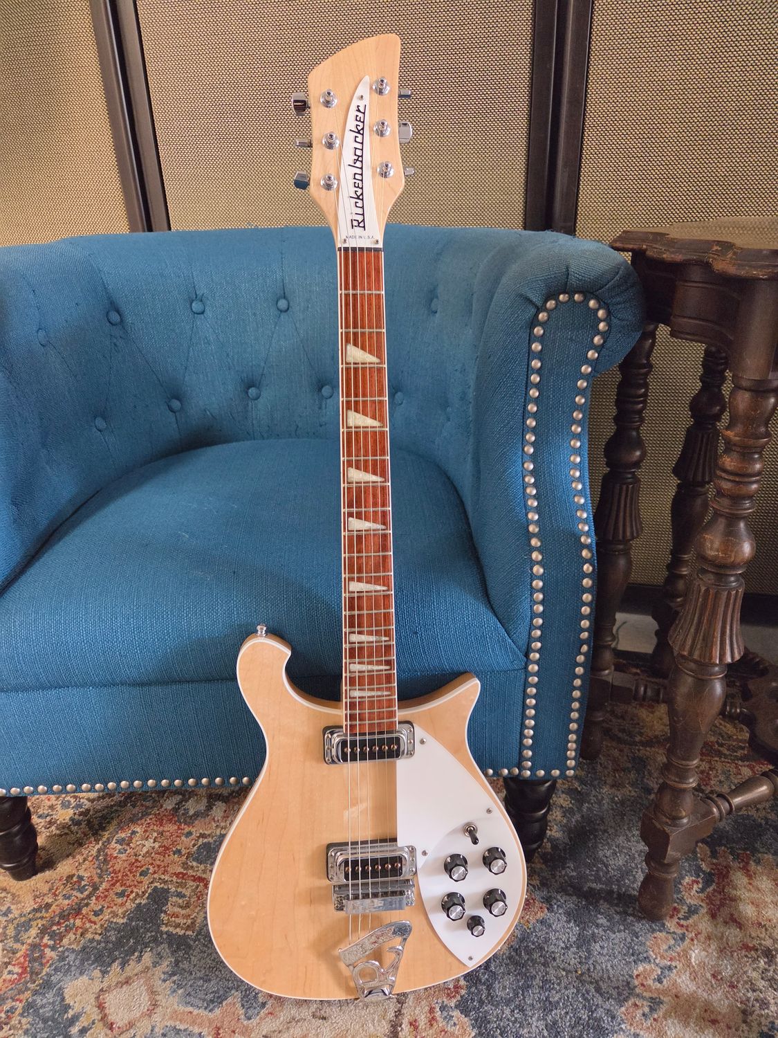 Used Rickenbacker 620 Natural w/case