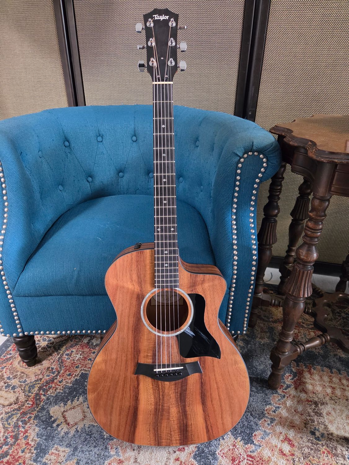 Used Taylor Custom 224ce -K deluxe w/case
