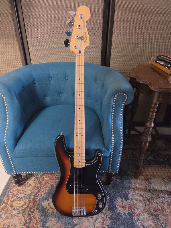 Used Fender Standard Precision Bass 3 tone
