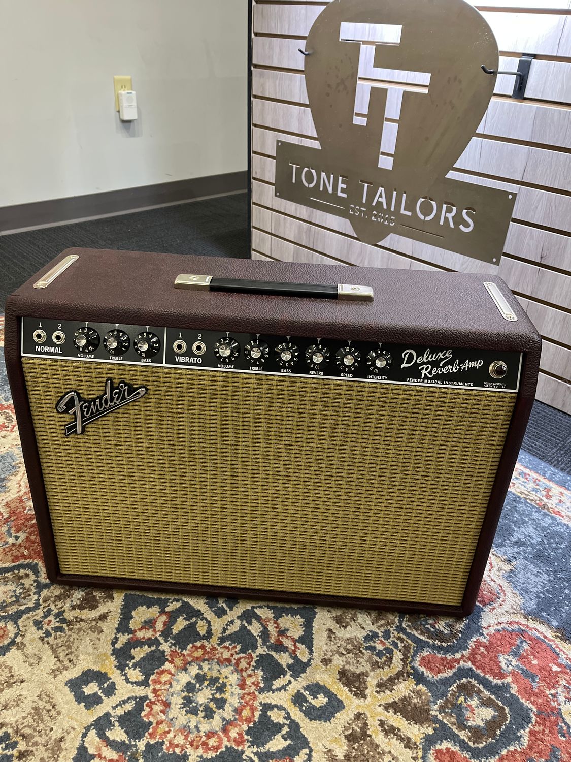 Used Fender '65 Deluxe Reverb "Bordeaux Blues" FSR Limited Edition
