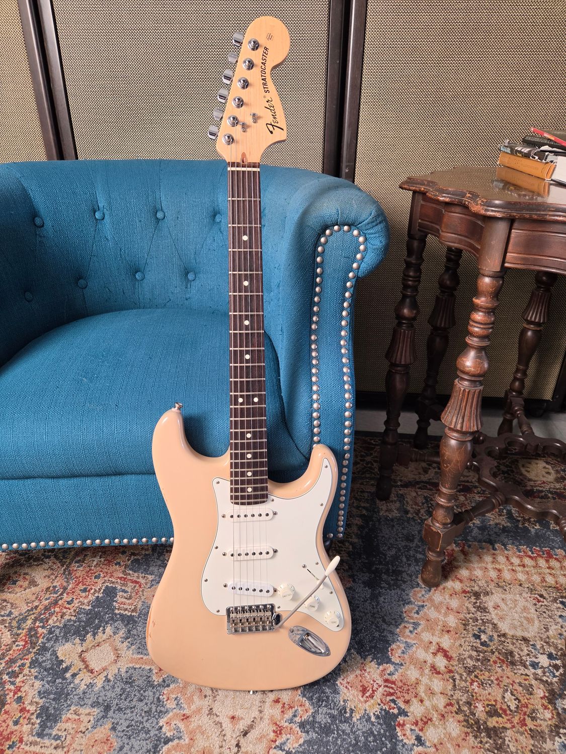 Used Fender Highway One Strat blonde w/case