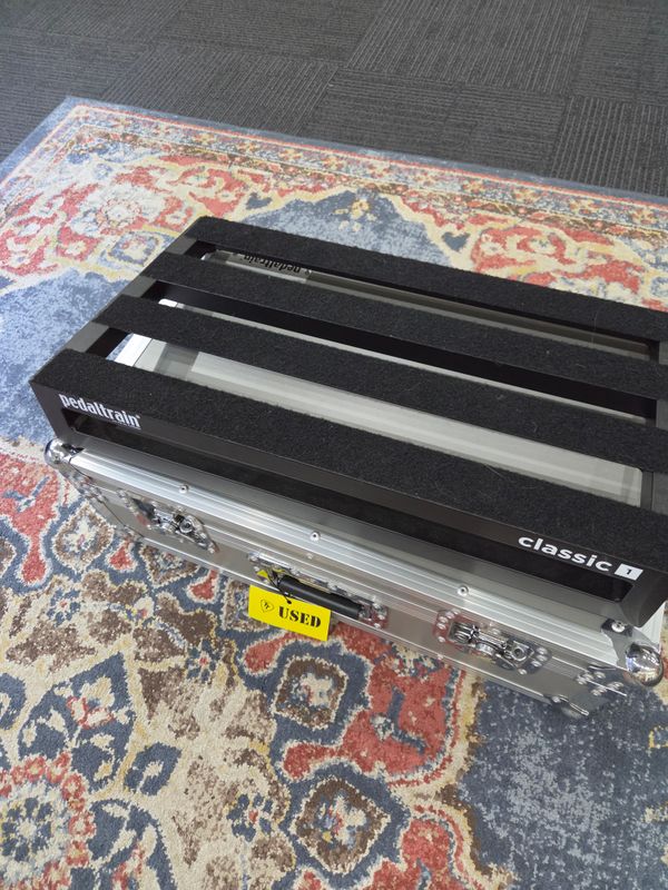 Used Pedaltrain Classic 1 w/ tour case