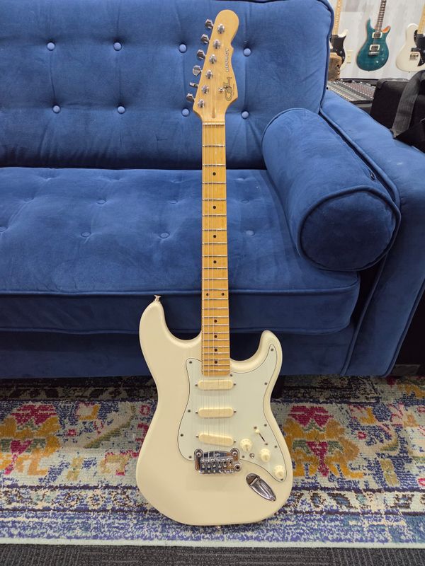 Used G&amp;L Tribute Legacy Olympic White w/bag