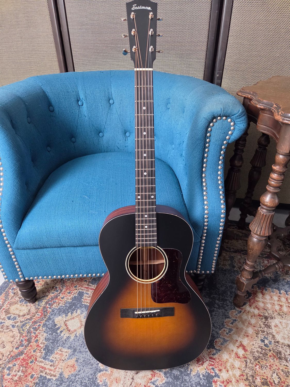 Used Eastman E1OOSS Sunburst w/bag
