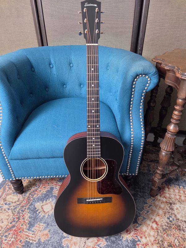 Used Eastman E1OOSS Sunburst w/bag