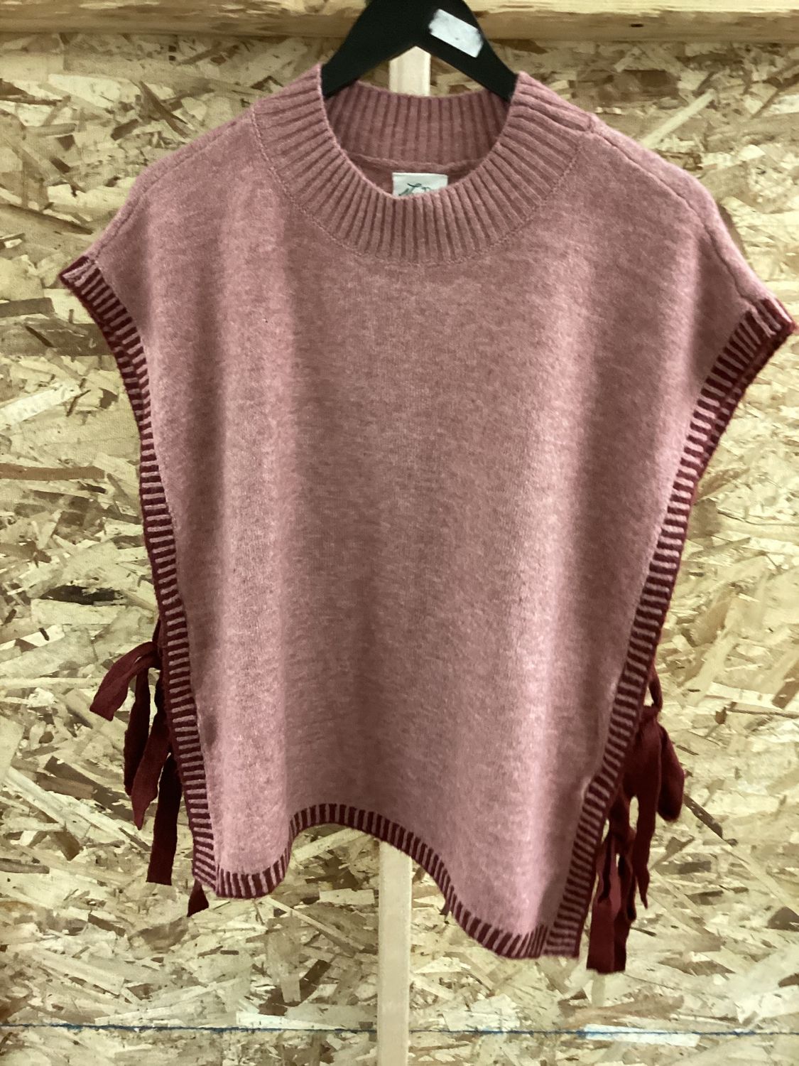 12W3547N-Side Tie Detail Knit Sweater Vest Top