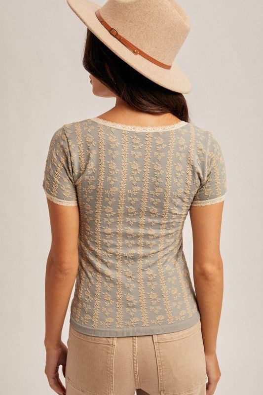 Lace Trimmed Floral Motif Seamless Tee