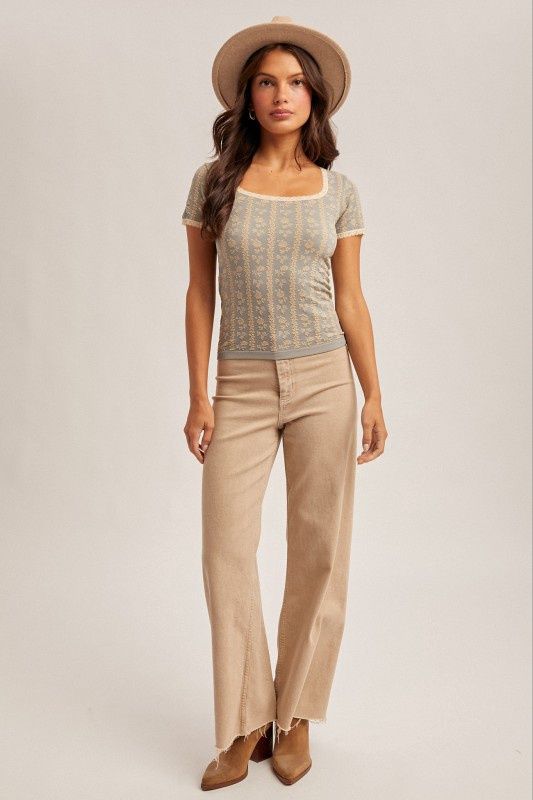 Lace Trimmed Floral Motif Seamless Tee