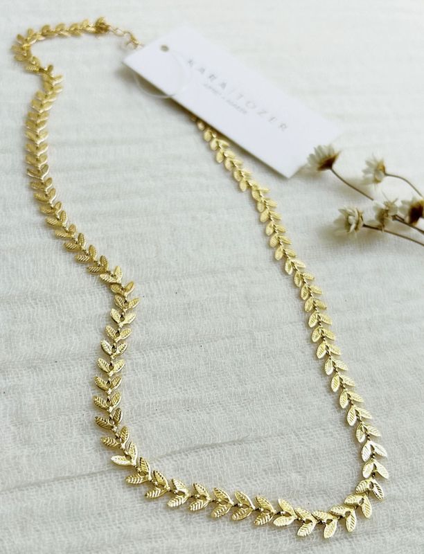 Dainty Leaf Necklace