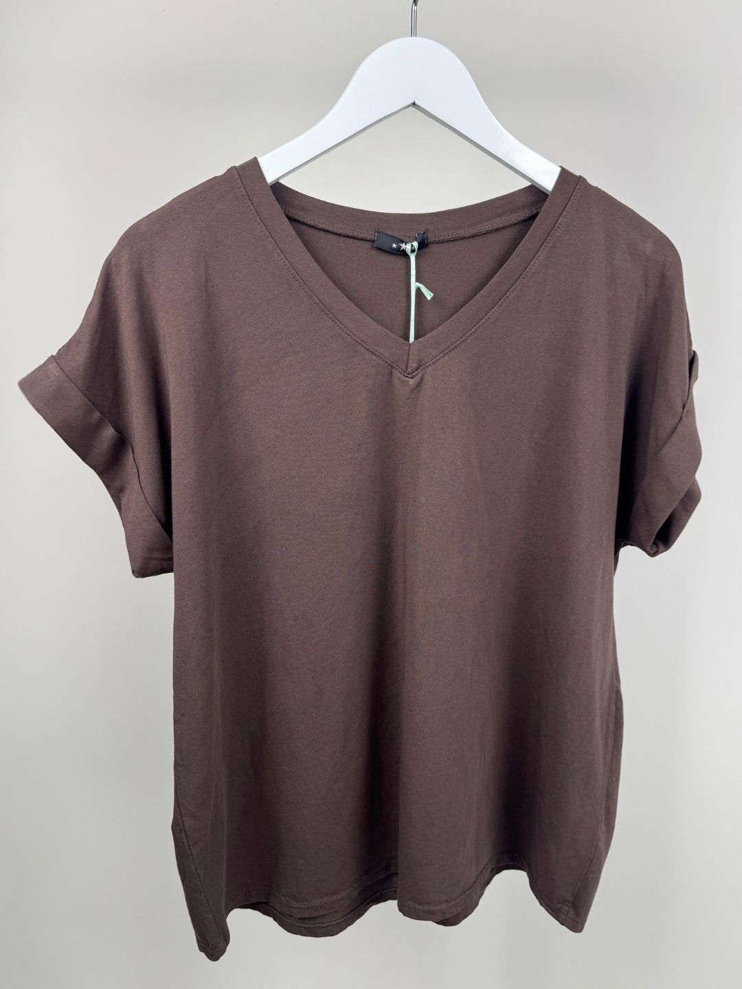 BY DOUS T-Shirt V-Hals Bruin