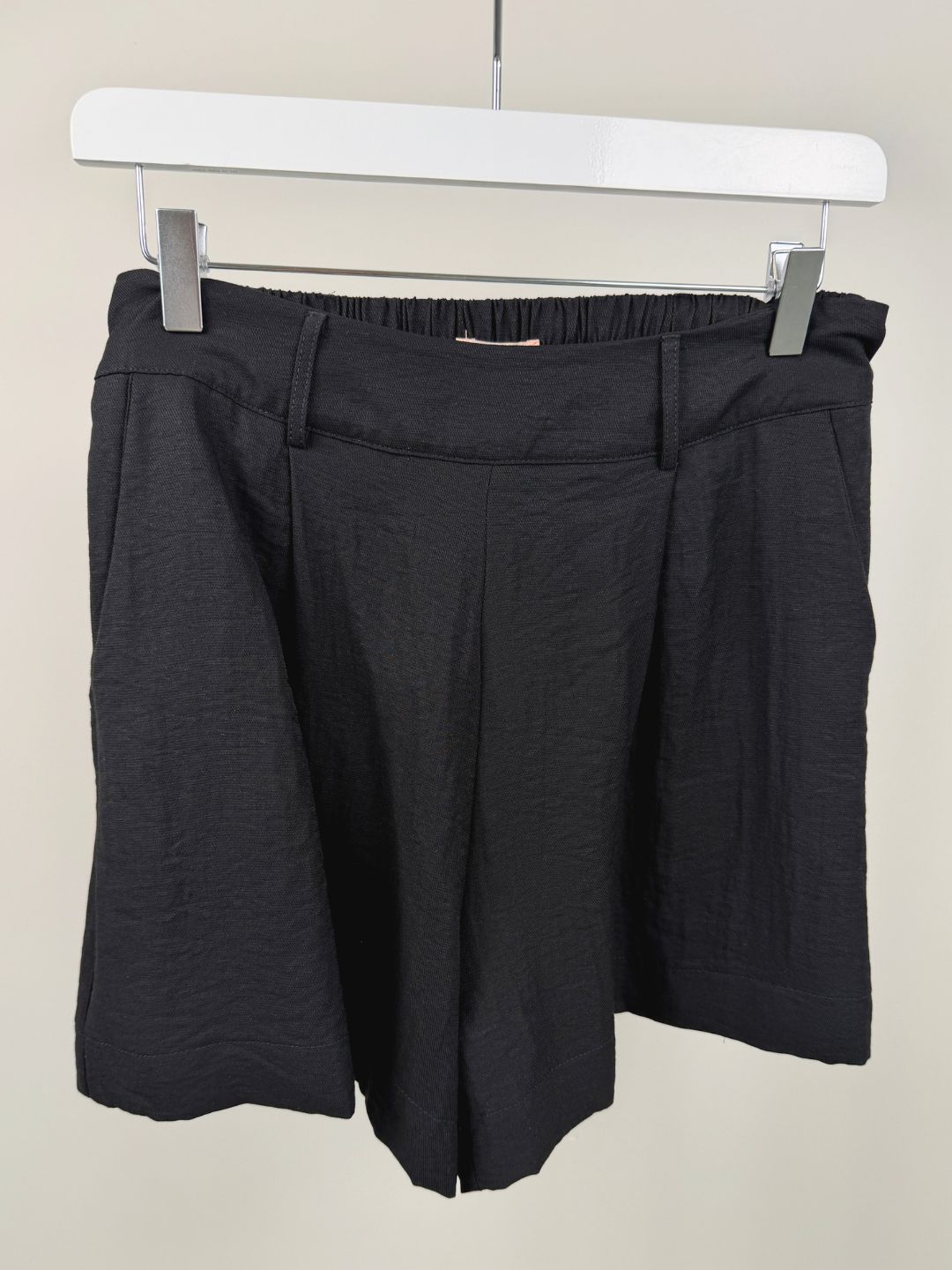 BY DOUS Short Linnen Zwart