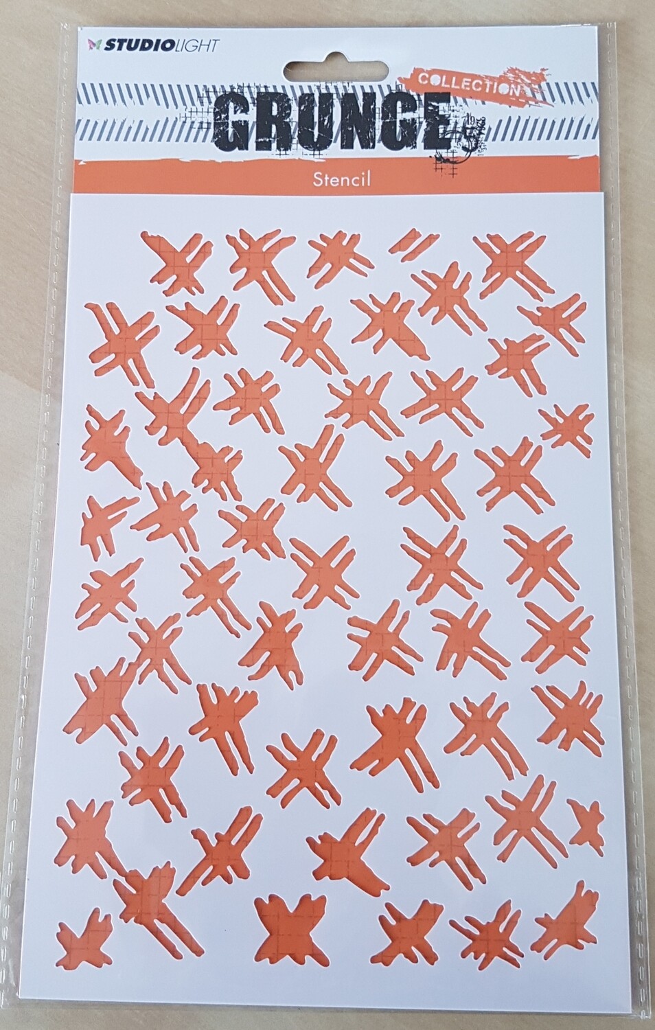 Studio Light Grunge Stencil #17